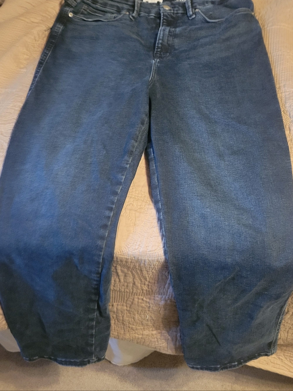 Good American Straight Jeans in Dark Blue Wash